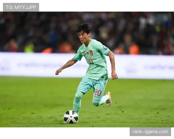 韦世豪边路爆发,助中国队世预赛表现抢眼 韦世豪边路爆发,助中国队世预赛表现抢眼