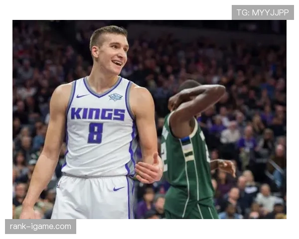 诺维奇球迷展现无与伦比的忠诚，关键时刻为球队增添强大支持