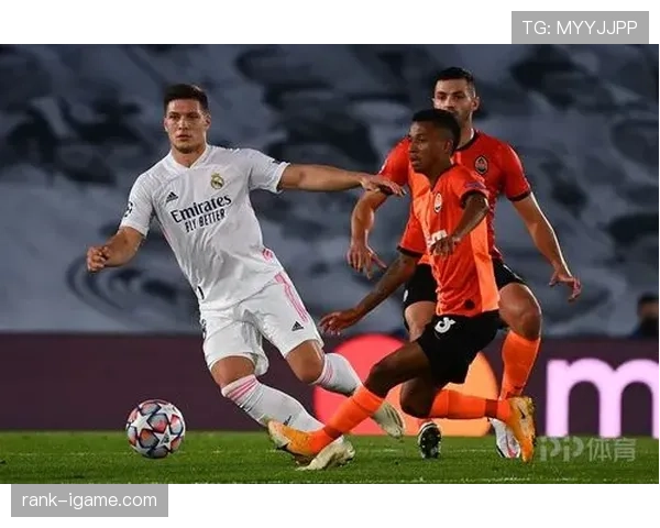 皇马中锋短缺问题逐步反映，对赛季成绩走势形成制约